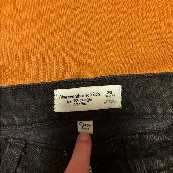 Abercrombie & Fitch Women's
Curve Love Mid Rise 90s Straight Black Jean Size 26 - Picture 6 of 6